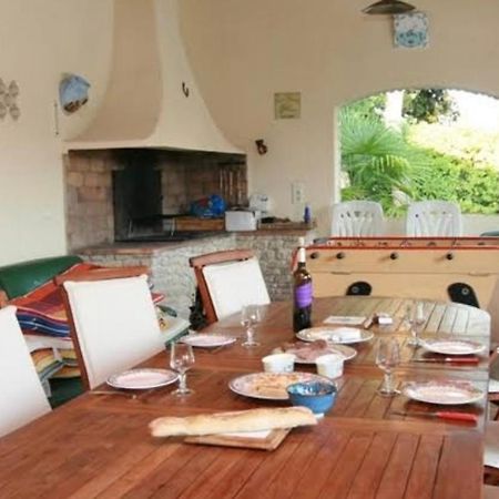 Вилла Le Cabanon Des Cigales Provencale Puymeras Экстерьер фото