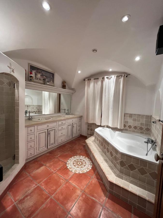 Вилла Le Cabanon Des Cigales Provencale Puymeras Экстерьер фото